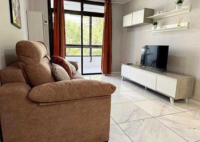 Americas 600 Metres From The With 2 Bedrooms And 2 Bathrooms Playa de las Américas