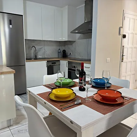 Apartamento Americas 600 Metres From The With 2 Bedrooms And 2 Bathrooms *