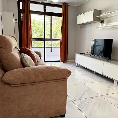 Americas 600 Metres From The With 2 Bedrooms And 2 Bathrooms Playa de las Americas (Tenerife)