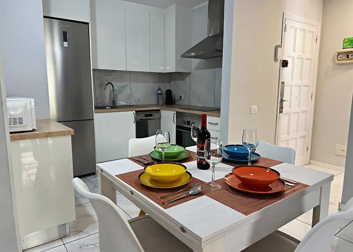 아파트 Americas 600 Metres From The With 2 Bedrooms And 2 Bathrooms *