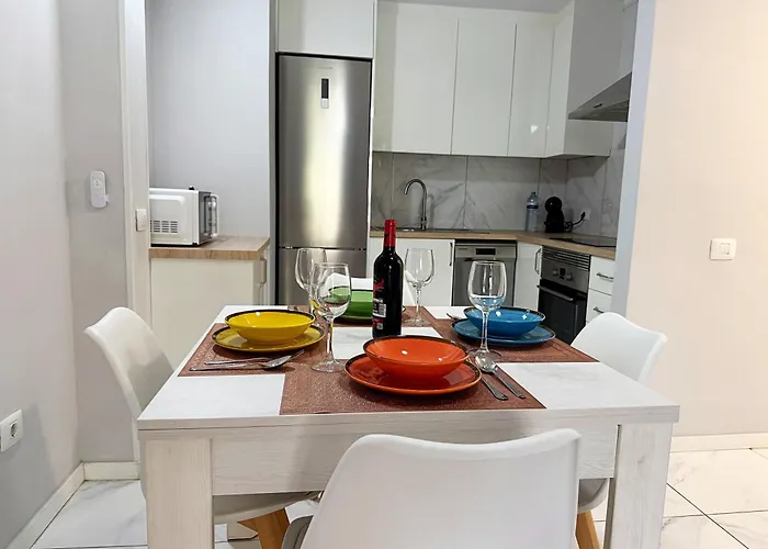 Americas 600 Metres From The With 2 Bedrooms And 2 Bathrooms *