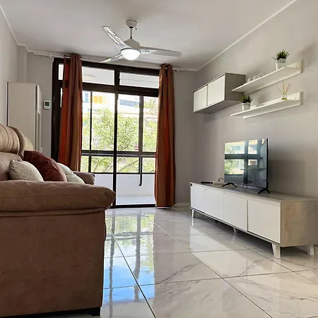 Americas 600 Metres From The With 2 Bedrooms And 2 Bathrooms * Плайя-де-лас-Амерікас