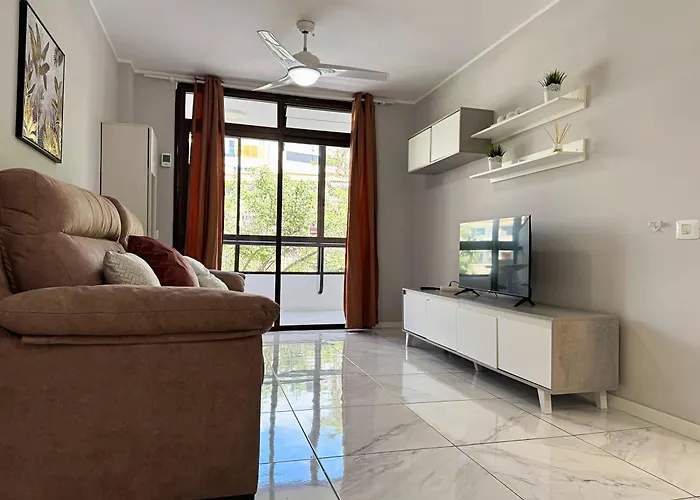 Americas 600 Metres From The With 2 Bedrooms And 2 Bathrooms * Плайя-де-лас-Амерікас