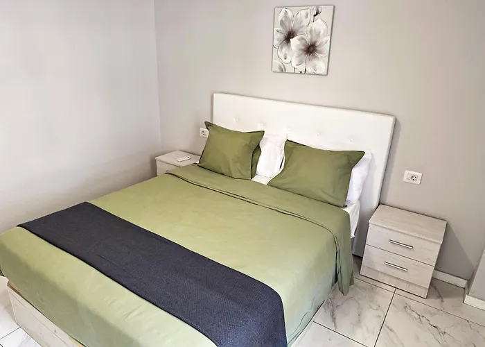 Americas 600 Metres From The With 2 Bedrooms And 2 Bathrooms *